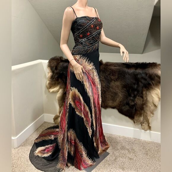 Stunning Silk Jacquard Floral Sleeveless Evening Dress with Exquisite Beading - Picture 11 of 16